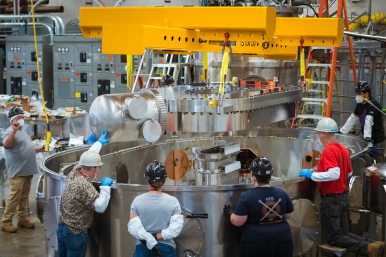 Fusion startup builds 10-foot-high, 20-tesla superconducting magnet
