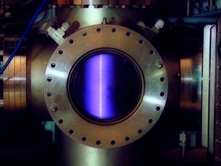 These Tiny Neutron Generators Could Pave the Way for Fusion