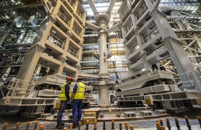 Billionaires back fusion energy projects in pursuit of a ‘SpaceX moment’
